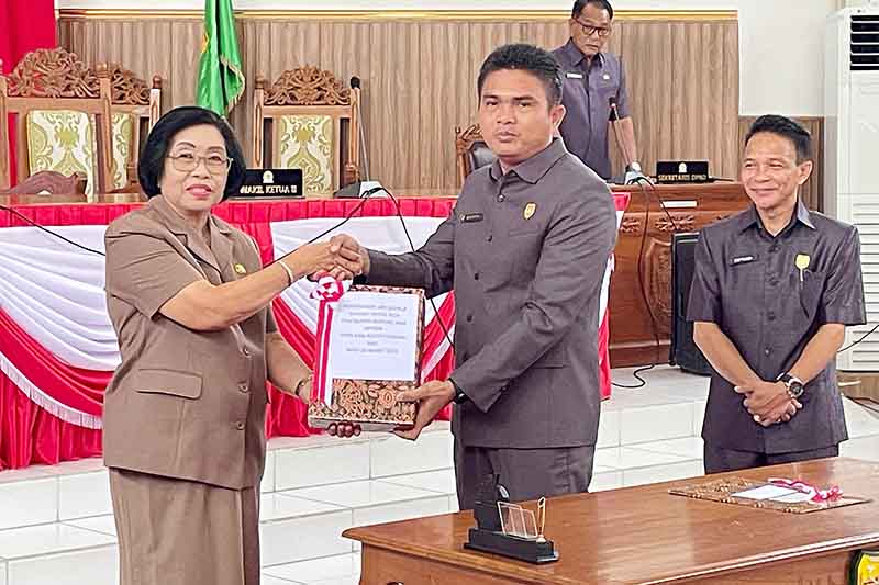 Wabup Sampaikan LKPJ Bupati Gunung Mas 2024