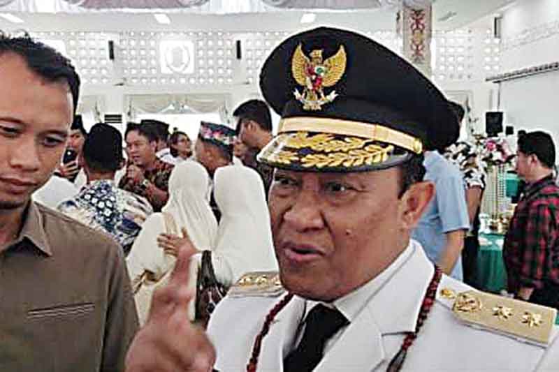 Wagub Kalteng, H. Edy Pratowo diwawancara awak media