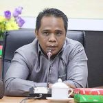 Wakil ketua I DPRD Seruyan Harsandi ST MM saat kegiatan rapat internal dewan.