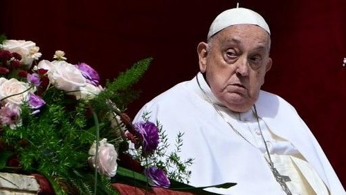 Hadir Misa Paskah, Menyerukan Perdamaian dan Kemanusiaan