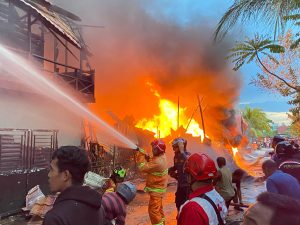 Diduga Lalai, Tiga Bangunan di Kotim Ludes Terbakar