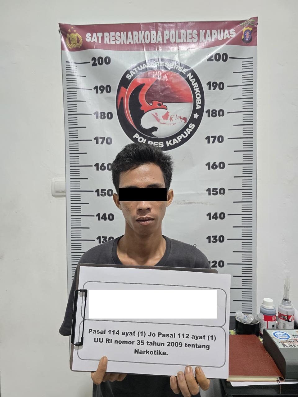 Membawa Narkoba Jenis Sabu Dalam Botol Minuman