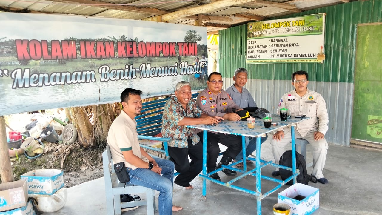 Kasat Binmas Polres Seruyan Sambangi Warga