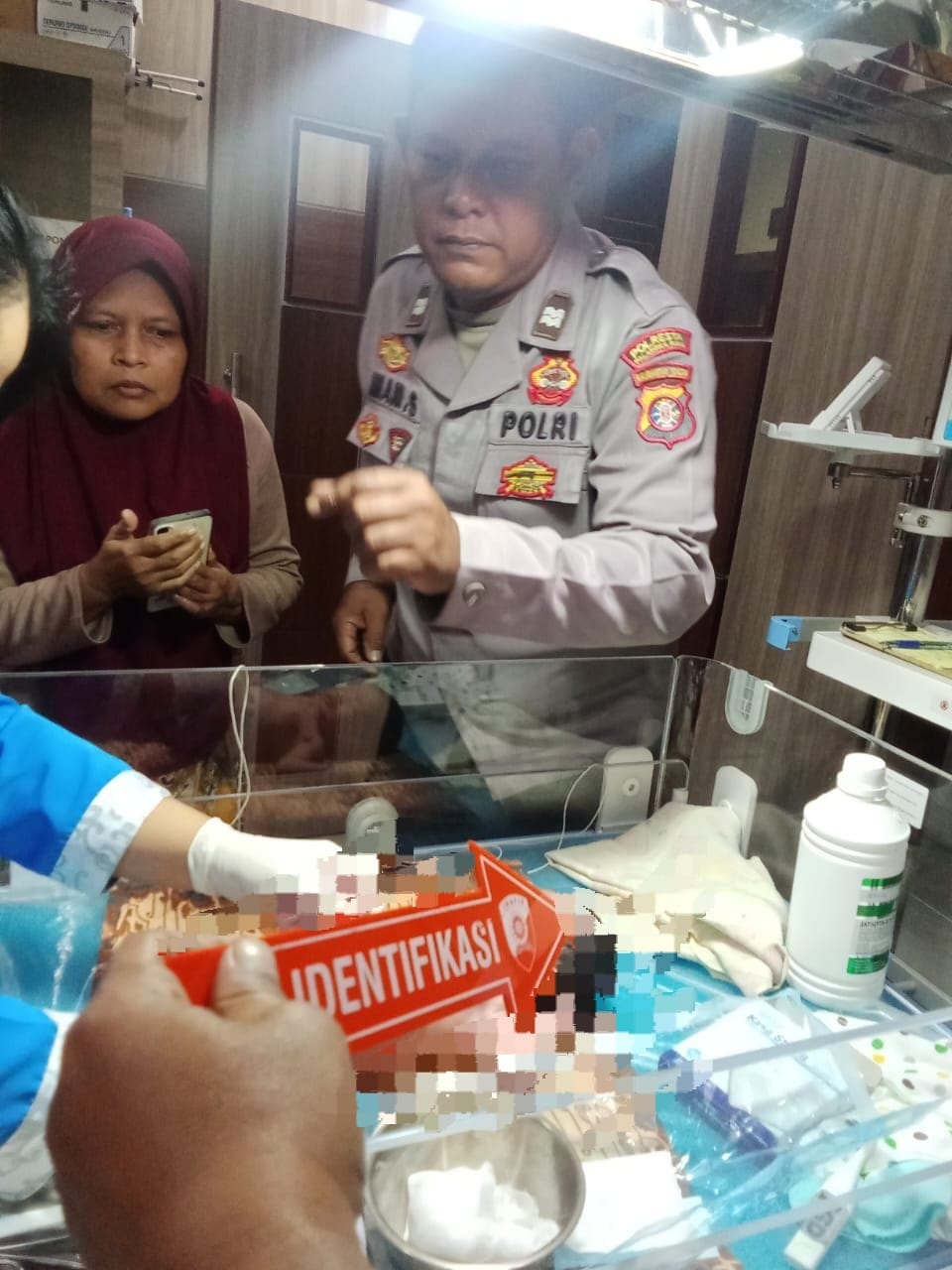 Bayi Perempuan Ditemukan di Teras Masjid
