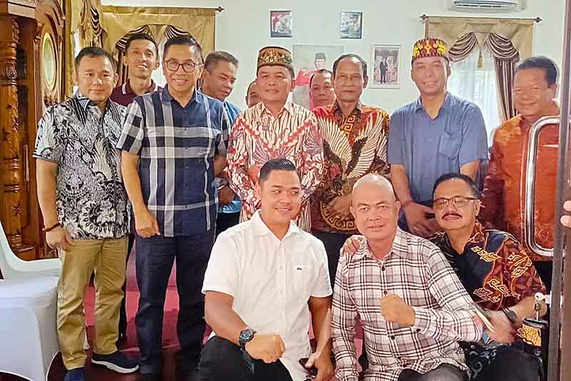 Gubernur dan BAPPERIDA Hadiri Open House Ketua DPRD