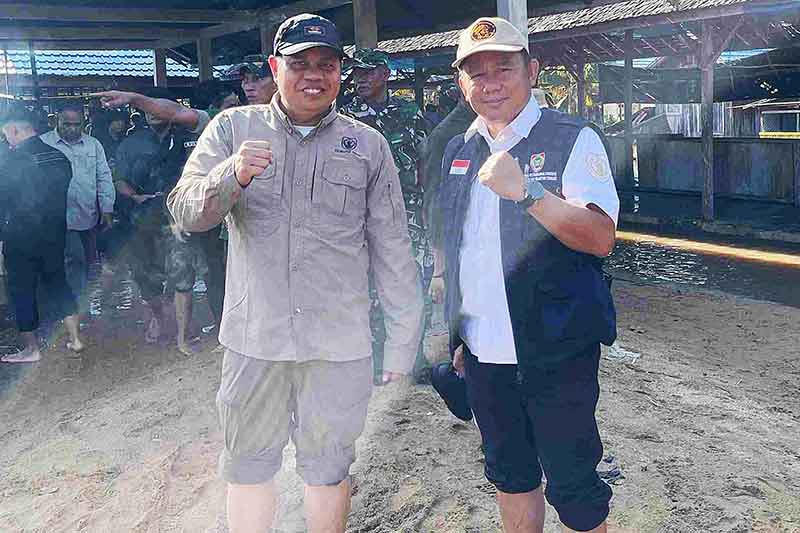 Kadis ESDM Dampingi Gubernur Tinjau Dua Desa Terdampak Banjir