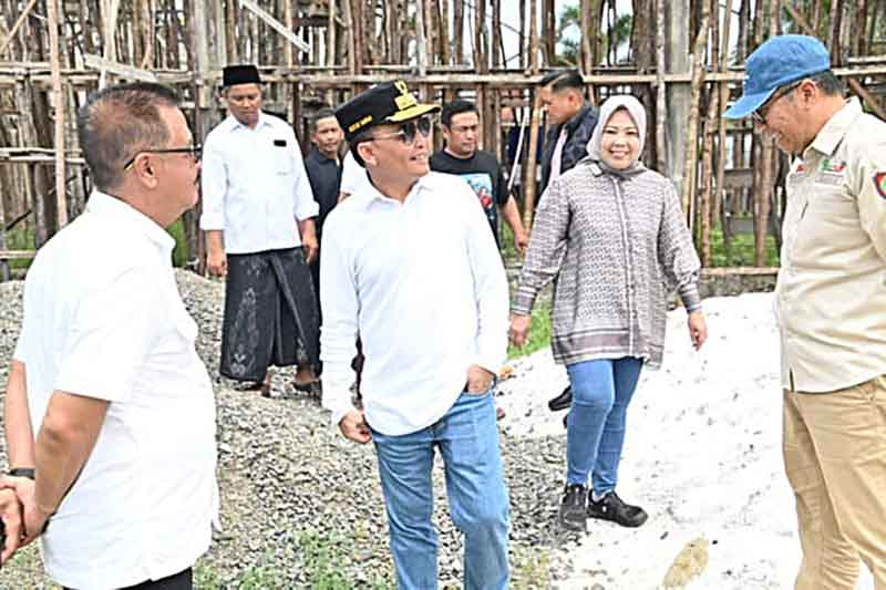 Tinjau Fasilitas Pendidikan dan Objek Wisata di Kobar