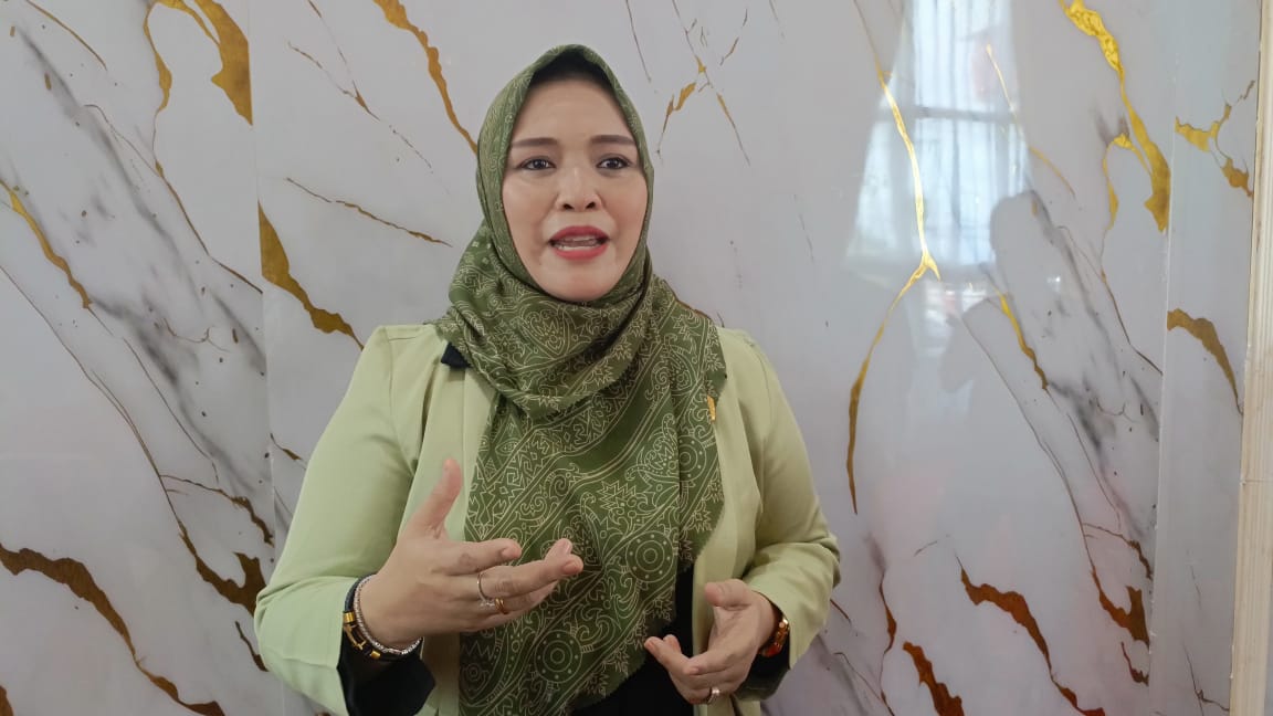 Waket I DPRD Murung Raya Dina Maulidah