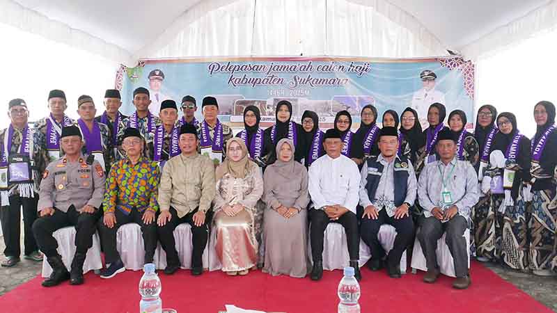 28 Jemaah Calon Haji Sukamara Diberangkatkan