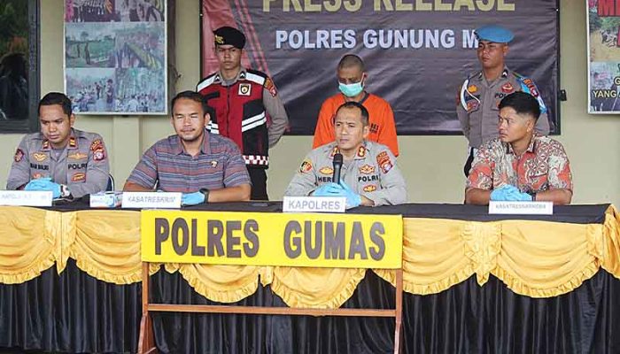 Anak Angkat Tega Habisi Ayahnya