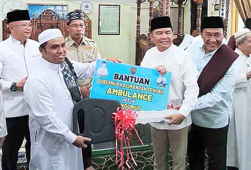 Bantuan Dua Unit Ambulans bagi Masjid Luthfillah