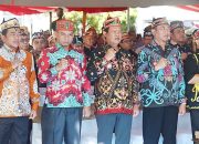 Bupati Seruyan Tampil Dalam Pemberian Gelar Adat di Kalteng