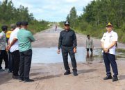 Bupati Seruyan Tinjau Ruas Jalan Rusak