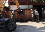 Bangunan di Atas Drainase Dibongkar Paksa