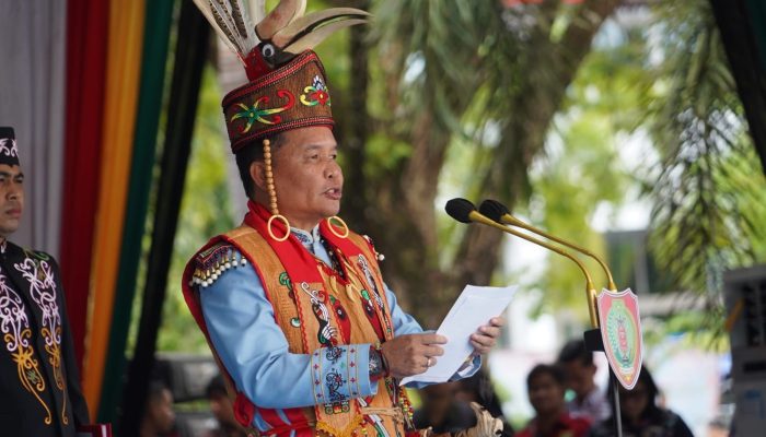 Hari Jadi Kalteng, Gubernur Terima Gelar Adat Dayak