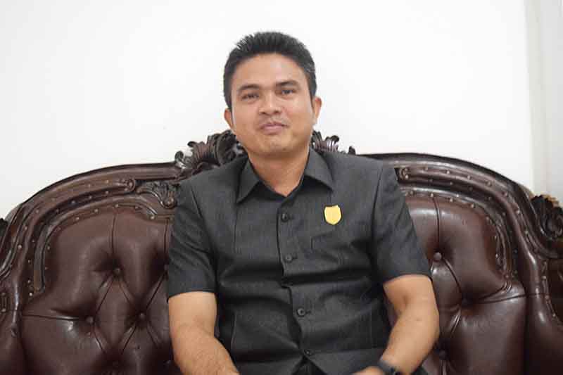 Ketua DPRD Gunung Mas Binartha