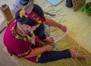 Lomba Manjawet Uwei Perkenalkan Potensi Seni Kriya Khas Dayak