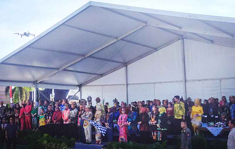 Ribuan Warga Antusias Saksikan Karnaval Budaya Kalteng