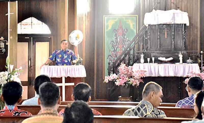 Wabup Ikut Ibadah KPB di GKE Kapuas Seberang
