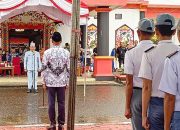 Wabup Pimpin Upacara Hardiknas Dibawah Guyuran Hujan