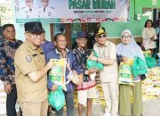 1.000 Paket Sembako Gratis bagi Warga Desa Riam Durian
