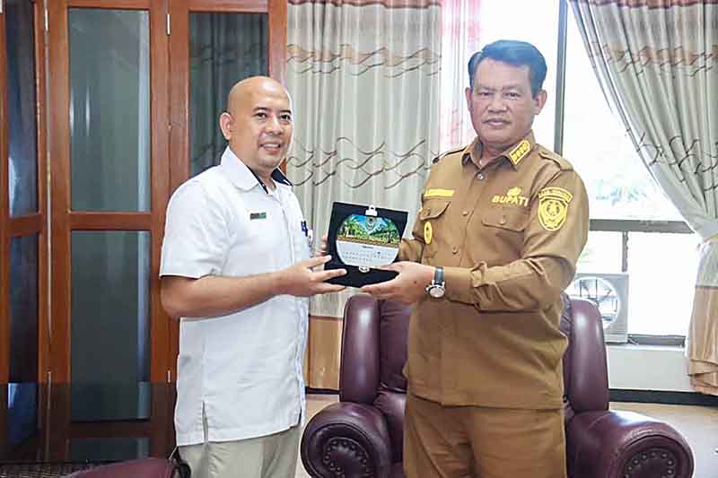 Bupati Terima Kunjungan Kepala Bulog Sampit 