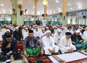 Bupati Tunaikan Sholat Ied di Masjid Agung Nurul Yaqin
