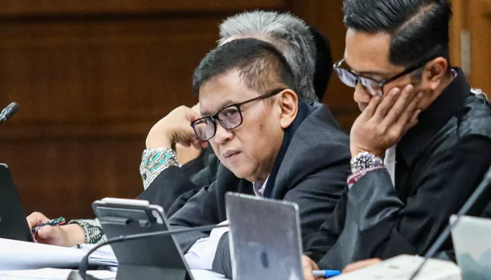 Diperiksa Sebagai Terdakwa, Hasto Kristiyanto Ngaku Tak Punya Kedekatan dengan Harun Masiku