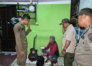 Satpol PP Amankan ODGJ di Sekitar Masjid