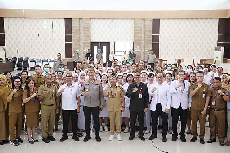 Gubernur Berpesan RSUD Doris Sylvanus Layani dengan Hati 