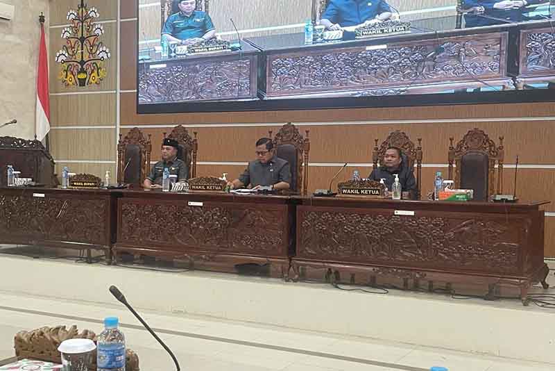 Wabup Sampaikan Raperda Pertanggungjawaban APBD 2024