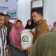 Upaya Ringankan Beban Ekonomi Masyarakat, Bupati Lamandau Salurkan Bantuan Beras