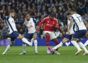 Dapat 'Durian Runtuh' dari Mantan Pemain, Man United Justru Pusing Jual Pemain Sendiri!