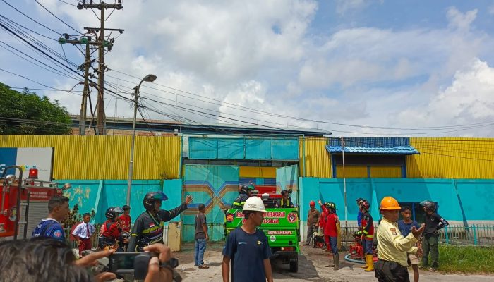 Kabel PLTD Baamang Terbakar, Asapnya Diduga Beracun