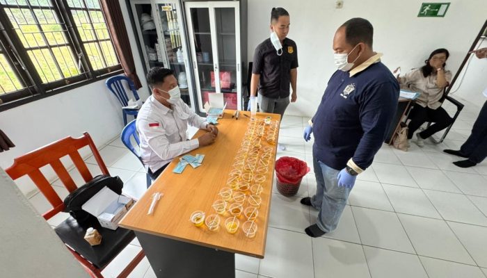 Cegah Narkoba, Karyawan PT BAP Tes Urine