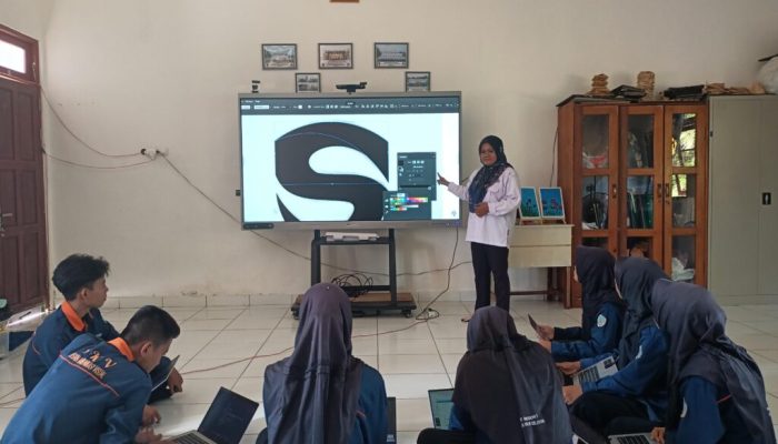 Air Mata Guru Sambut Kembalinya TPP yang Hilang