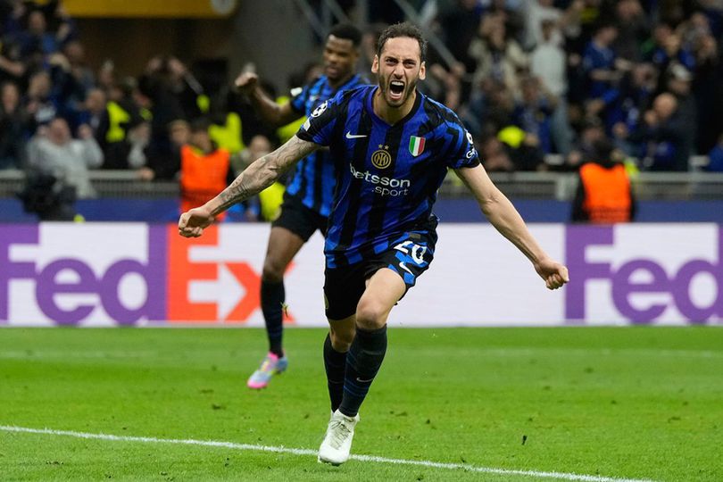 Hakan Calhanoglu Bantah Isu Ingin Tinggalkan Inter Milan Demi Galatasaray