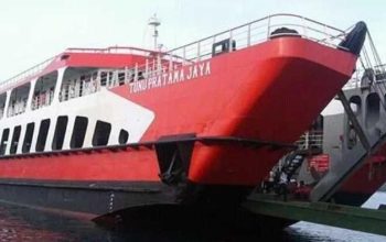 Kapal Penyeberangan ke Bali Tenggelam