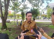 51 Orang Bertanding